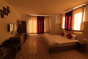 Radhu's Boutique Inn