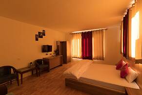 Radhu's Boutique Inn