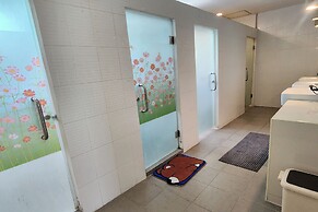 Ease Hostel