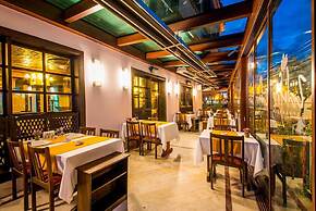 Zalifre Hotel