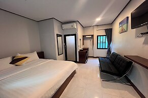 Lan Bua Resort