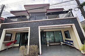 Lan Bua Resort