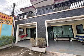 Lan Bua Resort