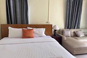 Lan Bua Resort