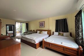 Lan Bua Resort