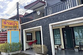 Lan Bua Resort