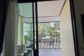 Lan Bua Resort
