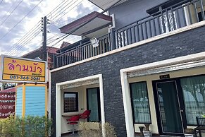 Lan Bua Resort