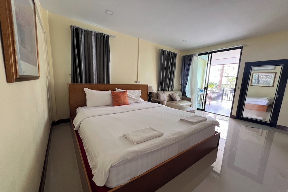 Lan Bua Resort