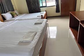 Lan Bua Resort