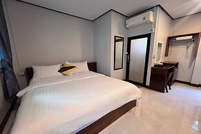 Lan Bua Resort