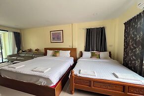 Lan Bua Resort