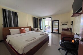 Lan Bua Resort