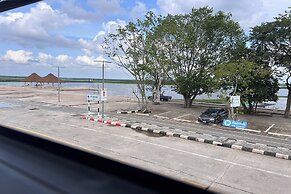 Lan Bua Resort