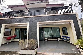 Lan Bua Resort