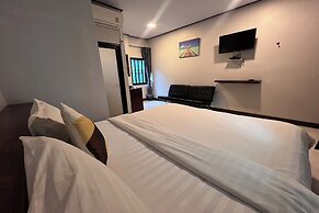 Lan Bua Resort