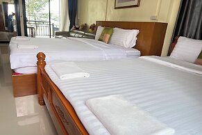 Lan Bua Resort