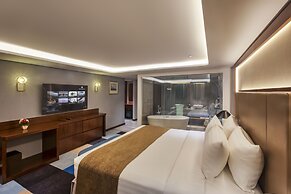 Queen Elizabeth 2 Hotel by Accor