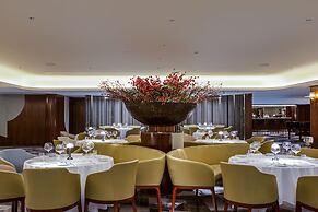 Queen Elizabeth 2 Hotel by Accor