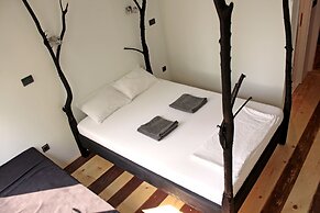 ArkaBarka Floating Hostel and Apartments