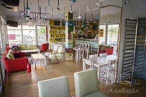 ArkaBarka Floating Hostel and Apartments