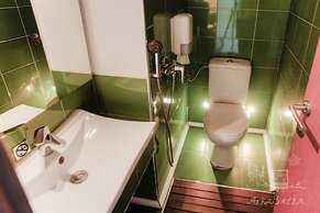 ArkaBarka Floating Hostel and Apartments