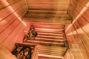 ArkaBarka Floating Hostel and Apartments