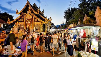 Royal Night Bazaar Hotel