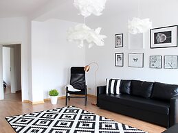 Leon Apartments