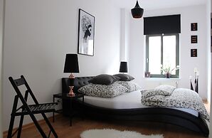 Leon Apartments