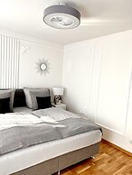 Leon Apartments