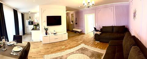 Leon Apartments