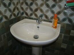 Ella Sashen Hotel