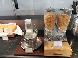 Songphanburi Hotel