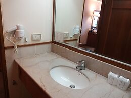 Songphanburi Hotel