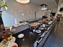 Songphanburi Hotel