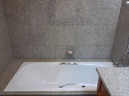 Songphanburi Hotel