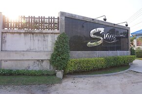 S Ville Resort