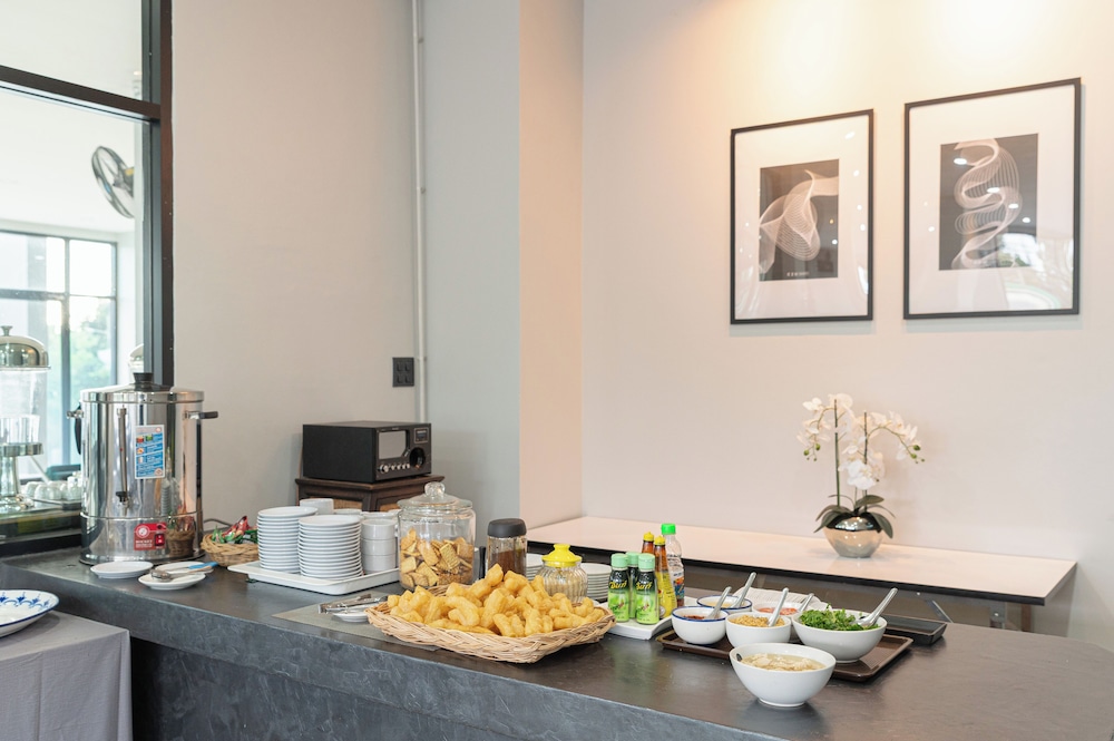 C2U Hotel Uthai Thani - Adults Only