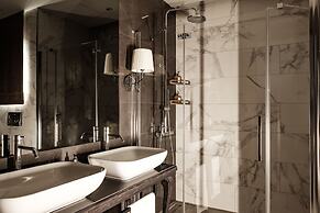 1926 Le Parisot Boutique Suites