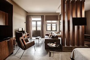 1926 Le Parisot Boutique Suites