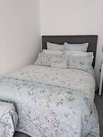 Two bedrooms self-contained flat with Free Parking - Flat 2