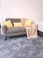 Two bedrooms self-contained flat with Free Parking - Flat 2