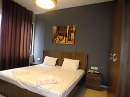 Gayret Apartment