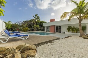 Boca Catalina Modern Villa