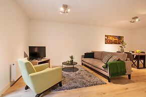 Canal Garden Apartment