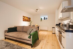 Canal Garden Apartment