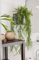 Canal Garden Apartment 11