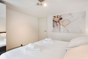 Canal Garden Apartment 11