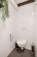 Canal Garden Apartment 11